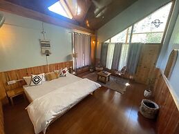 Boho Grove Cafe and Stay