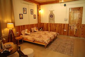 Boho Grove Cafe and Stay