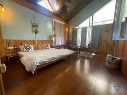 Boho Grove Cafe and Stay
