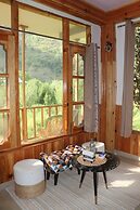 Boho Grove Cafe and Stay