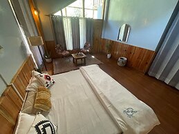 Boho Grove Cafe and Stay