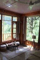 Boho Grove Cafe and Stay