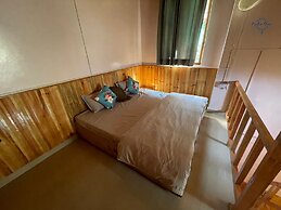 Boho Grove Cafe and Stay