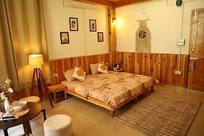 Boho Grove Cafe and Stay