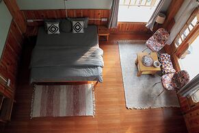 Boho Grove Cafe and Stay