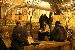 Boho Grove Cafe and Stay