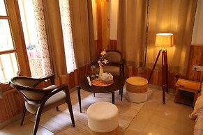 Boho Grove Cafe and Stay