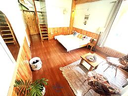 Boho Grove Cafe and Stay