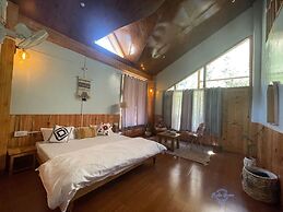 Boho Grove Cafe and Stay