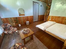 Boho Grove Cafe and Stay