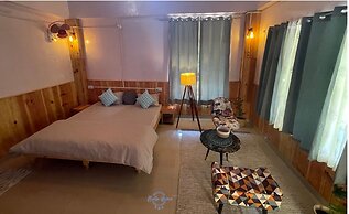 Boho Grove Cafe and Stay