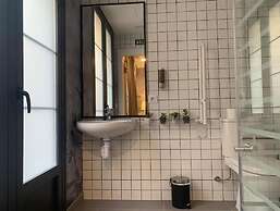 VTZ The Botanic Hostel