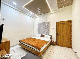 Hotel Gupta Residency - near Temple