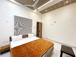 Hotel Gupta Residency - near Temple