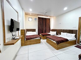 Hotel Gupta Residency - near Temple