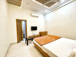 Hotel Gupta Residency - near Temple
