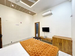 Hotel Gupta Residency - near Temple