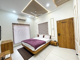 Hotel Gupta Residency - near Temple