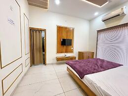 Hotel Gupta Residency - near Temple