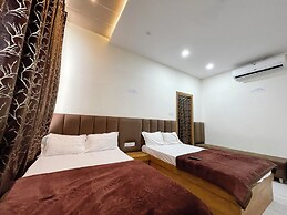 Hotel Gupta Residency - near Temple