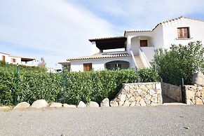 Luisa Apartment In Budoni Shared Pool
