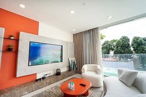 Serenity Sky Villas Luxury Apartment