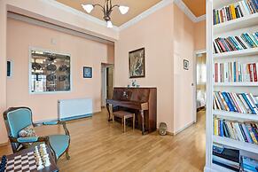 Artistic Apartment in Chania