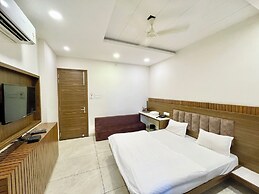 Hotel Govindam Inn - near Temple