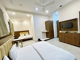 Hotel Govindam Inn - near Temple