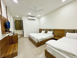 Hotel Govindam Inn - near Temple