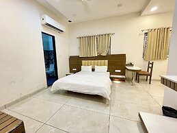 Hotel Govindam Inn - near Temple