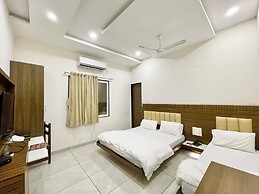 Hotel Govindam Inn - near Temple