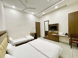 Hotel Govindam Inn - near Temple