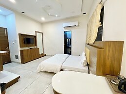 Hotel Govindam Inn - near Temple