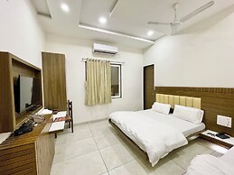 Hotel Govindam Inn - near Temple