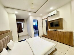 Hotel Govindam Inn - near Temple