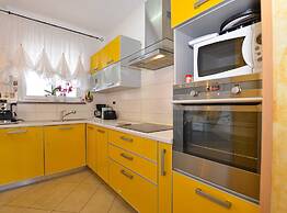 Radovani Peaceful and Serene Apartment With Terrace