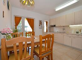 Cozy and Smart Rovinj Apartment With Balcony