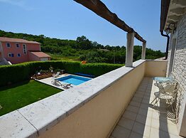 Sophisticated and Chic Villa With Pool