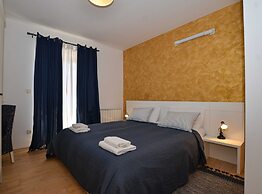 Sophisticated and Chic Villa With Pool