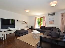 Sophisticated and Chic Villa With Pool