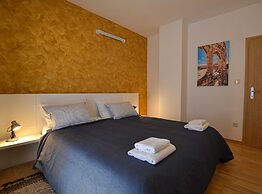 Sophisticated and Chic Villa With Pool