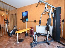 Sophisticated and Chic Villa With Pool