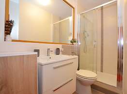 Simple and Sunny Studio Apartment