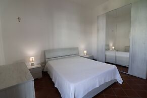 Holiday House 