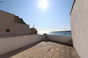Holiday House 