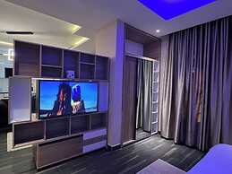 STRONG MARK APARTMENTS