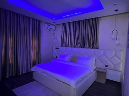 STRONG MARK APARTMENTS