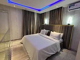 STRONG MARK APARTMENTS