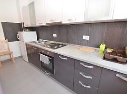 Quiet and Compact Apartment With Balcony